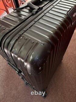 RIMOWA Topas Check-in Large, In Exceptional Condition