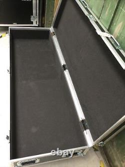 Universal Trunk Storage Flight Case Large With Wheels EX DEMO #564