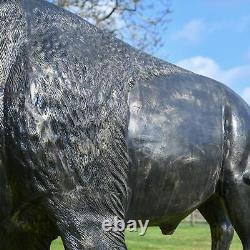 Grande Sculpture de Jardin Bison