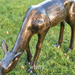 Grande sculpture de jardin en aluminium de cerf broutant de luxe