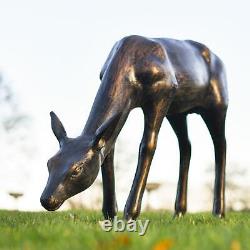 Grande sculpture de jardin en aluminium de cerf broutant de luxe