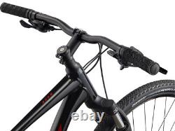 Nouveau vélo Giant Roam 4 Disc Bicycle en couleur noir lustré. Freins hydrauliques 21 vitesses.