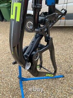 Vélo de montagne Saracen Ariel Elite 27.5 Large entièrement reconstruit + cadre en carbone Fox DPX2 MTB